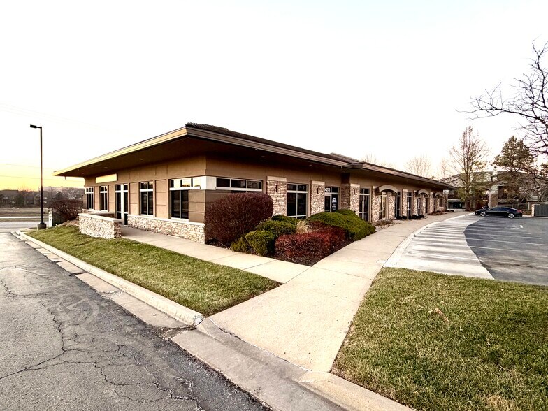 14201-14215 Metcalf Ave, Overland Park, KS à louer - Photo de l’immeuble – Image 2 sur 12