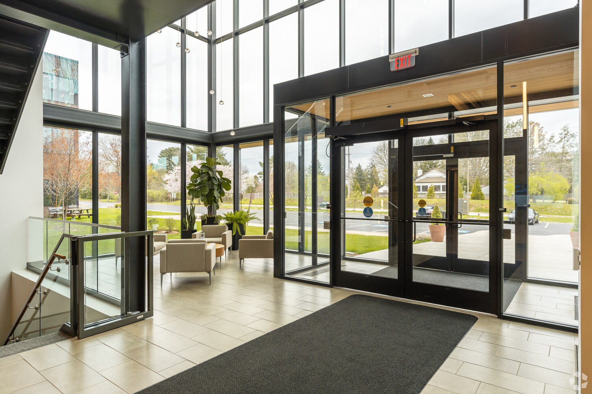 440 E Swedesford Rd, Wayne, PA à louer Hall d’entrée– Image 1 sur 6