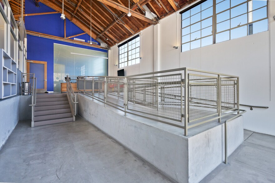 3515 Eastham Dr, Culver City, CA à vendre - Hall d’entrée – Image 2 sur 12