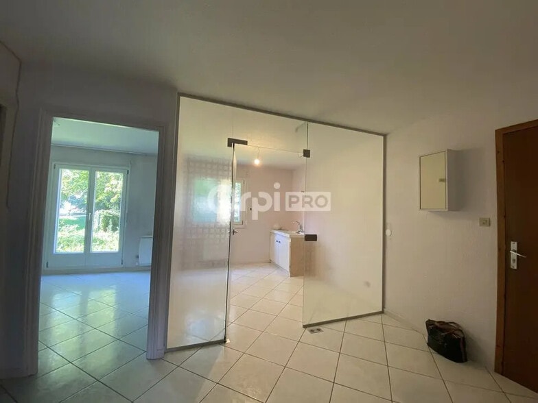 Bureau dans Mulhouse à louer - Photo de l’immeuble – Image 3 sur 8