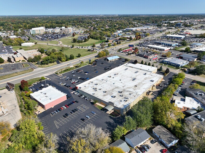 5400 E State St, Rockford, IL à louer - Photo de l’immeuble – Image 2 sur 4