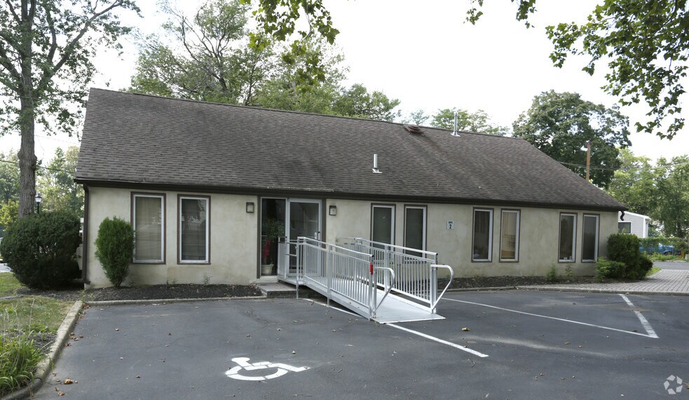 16 Reeves Ave, Hamilton, NJ à louer - Photo de l’immeuble – Image 2 sur 39