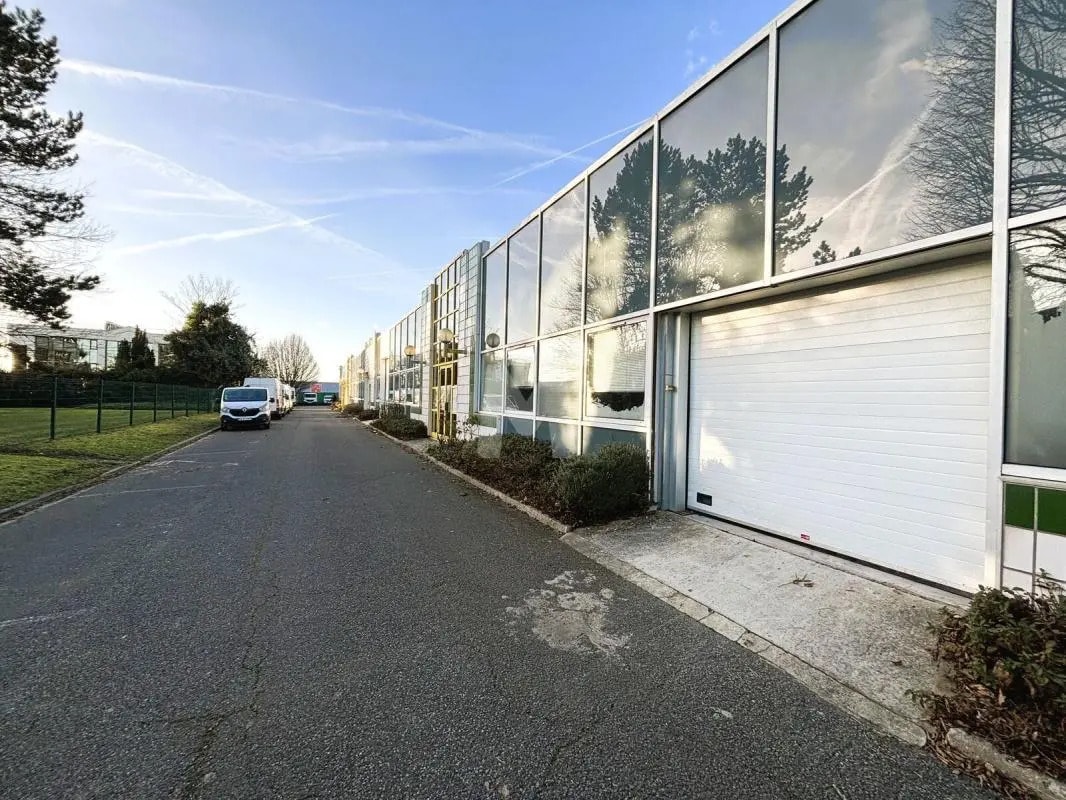 Bureau dans Villebon-sur-Yvette à louer Photo de l’immeuble– Image 1 sur 14