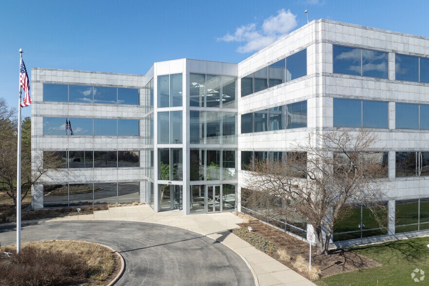 510 Lake Cook Rd, Deerfield, IL à vendre - Photo de l’immeuble – Image 3 sur 13