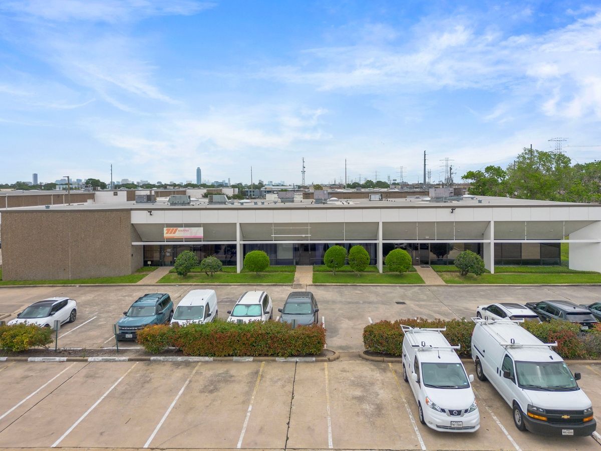 8710-8728 Westpark Dr, Houston, TX à louer Photo de l’immeuble– Image 1 sur 4