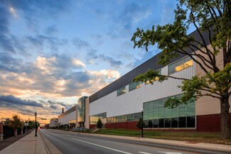 Plus de détails pour 339 E Maple St, North Canton, OH - Industriel/Logistique à louer