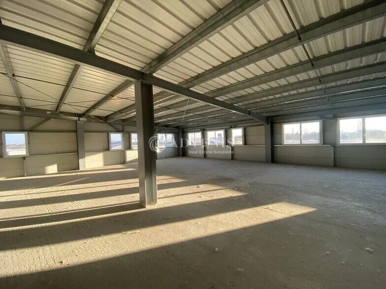 Bureau dans Achères à vendre - Photo de l’immeuble – Image 3 sur 9