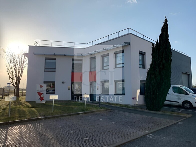 884-888 Rue Des Mercières, Rillieux-la-Pape à louer - Photo principale – Image 1 sur 9