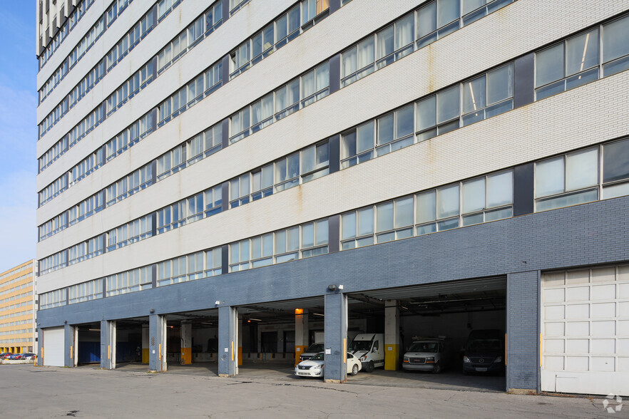 9300-9340 Boul Saint-Laurent, Montréal, QC à louer - Photo de l’immeuble – Image 3 sur 7