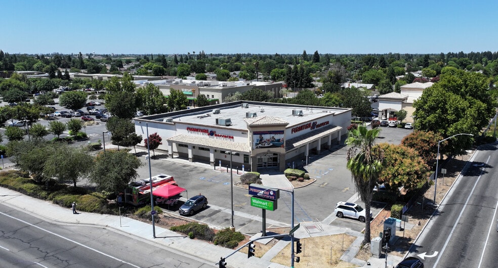 6885 N Willow Ave, Fresno, CA à vendre - Photo de l’immeuble – Image 1 sur 10