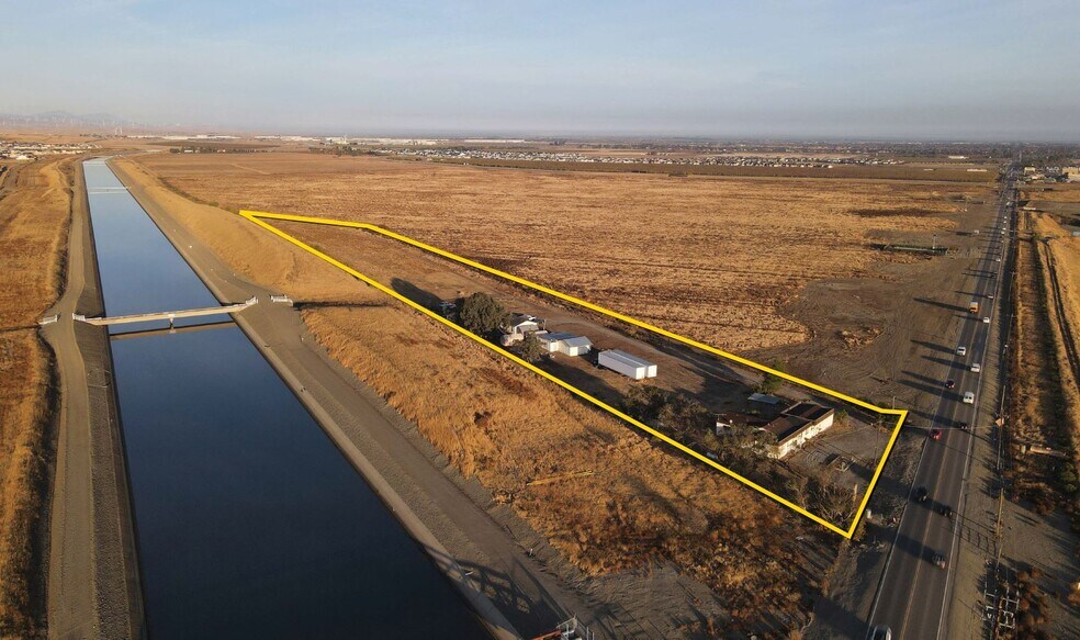 6703 & 29998 S. Corral Hollow Road, Tracy, CA à vendre - Photo principale – Image 1 sur 6