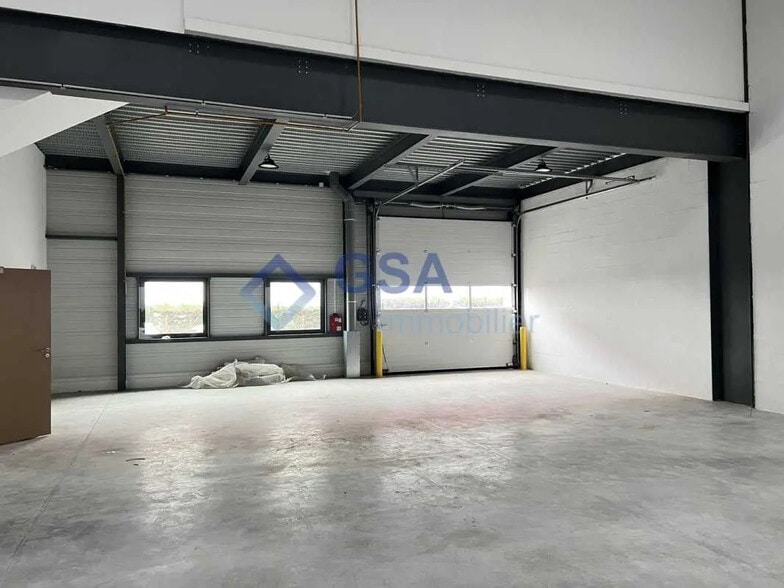 Bureau dans Corbeil-Essonnes à louer - Photo intérieure – Image 3 sur 7