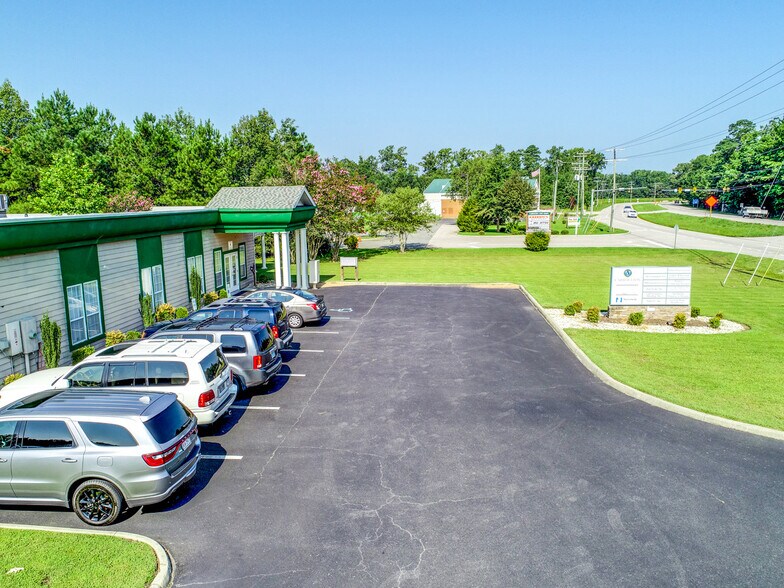 15064 Carrollton Blvd, Carrollton, VA à louer - Photo de l’immeuble – Image 2 sur 6