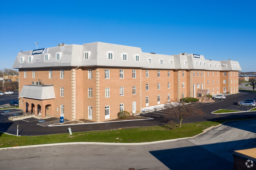 188 Industrial Dr, Elmhurst, IL à louer - Photo de l’immeuble – Image 1 sur 5