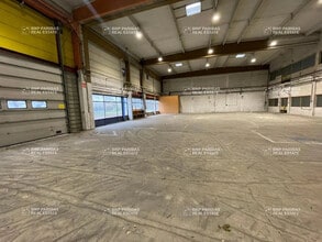 Local d'activités dans Bruz à vendre Photo intérieure– Image 1 sur 8