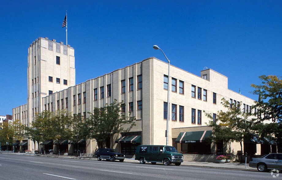 333 N Alabama St, Indianapolis, IN à louer - Photo de l’immeuble – Image 2 sur 20