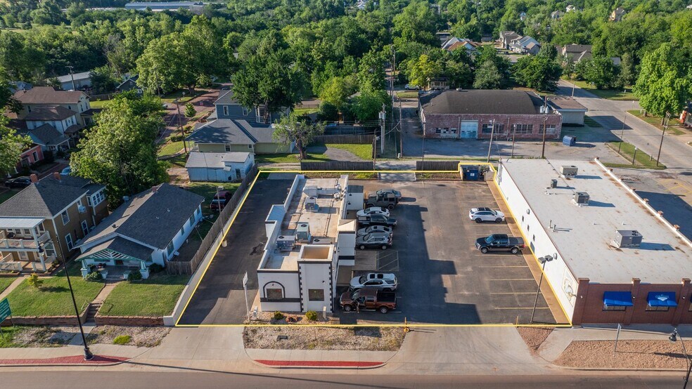112 W Noble Ave, Guthrie, OK à louer - Photo de l’immeuble – Image 3 sur 6