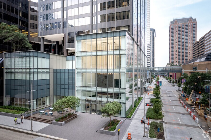 909 Fannin St, Houston, TX à louer - Photo de l’immeuble – Image 3 sur 13