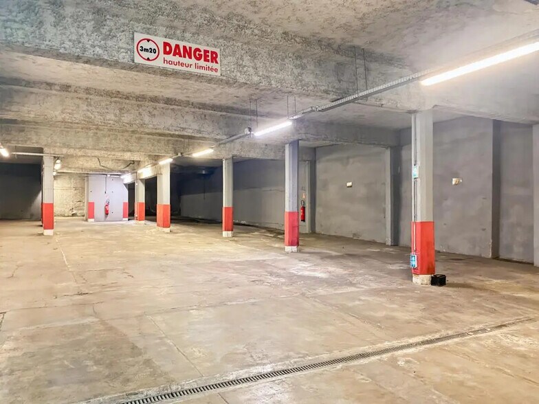 Local commercial dans Marseille à louer - Photo de l’immeuble – Image 3 sur 10