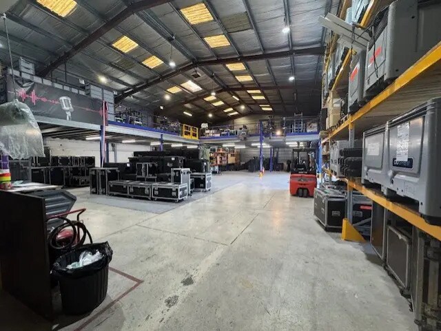 Industriel/Logistique dans Saint-Jeannet à louer - Photo de l’immeuble – Image 2 sur 11