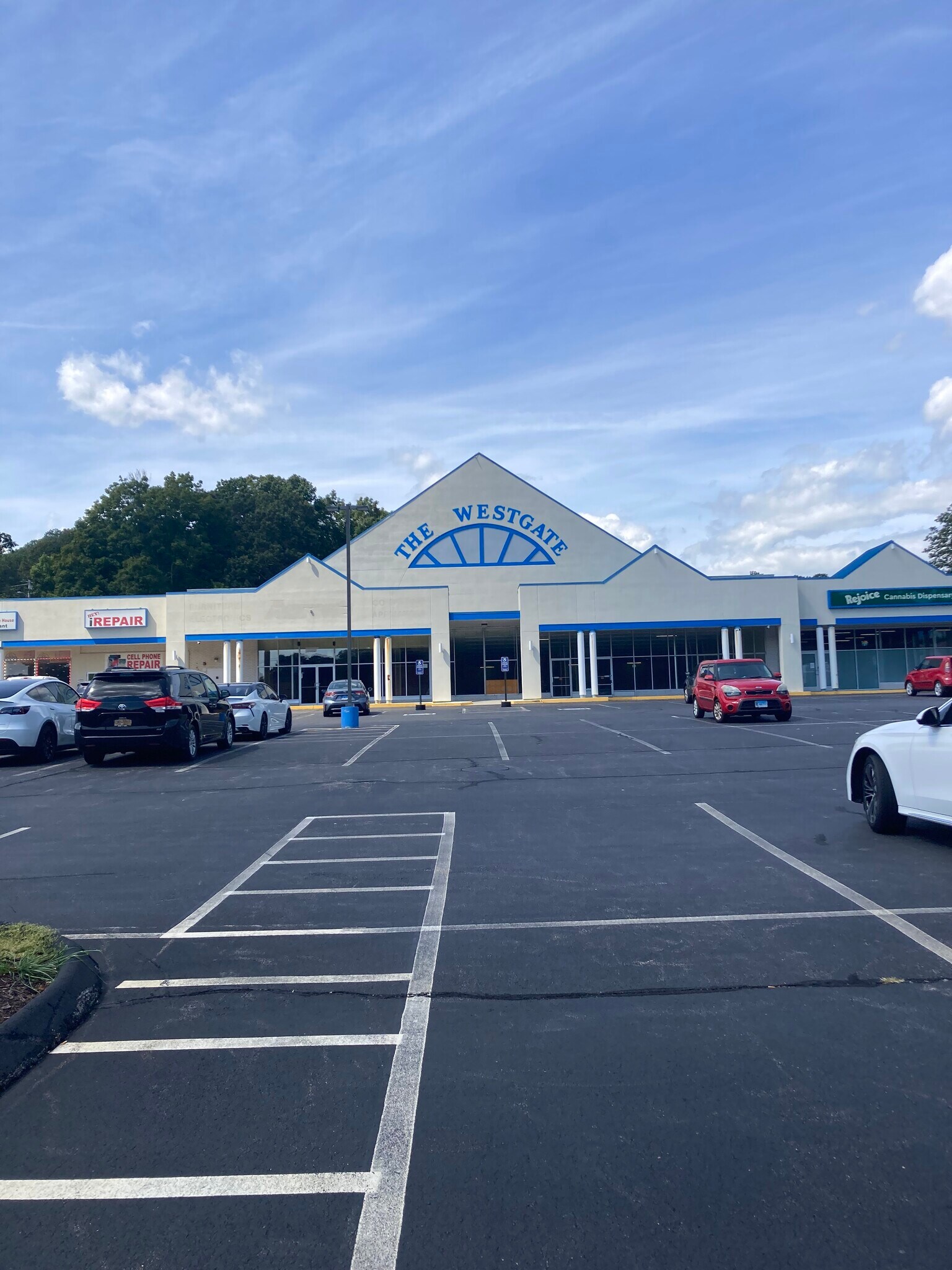 411-431 W Main St, Norwich, CT à louer Photo de l’immeuble– Image 1 sur 7