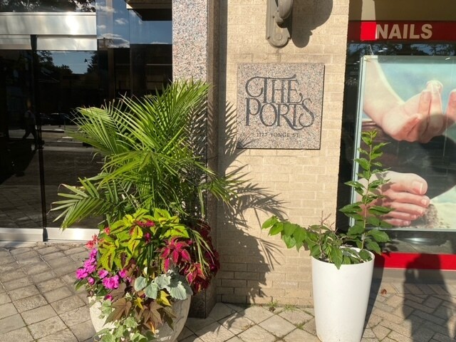 1177 Yonge St, Toronto, ON à louer - Photo de l’immeuble – Image 3 sur 9