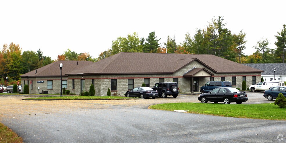 10 Evergreen Dr, Oakland, ME à vendre - Photo principale – Image 1 sur 3