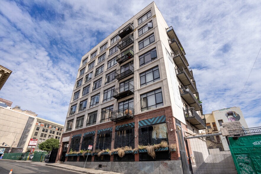117 Winston St, Los Angeles, CA à vendre - Photo principale – Image 1 sur 16