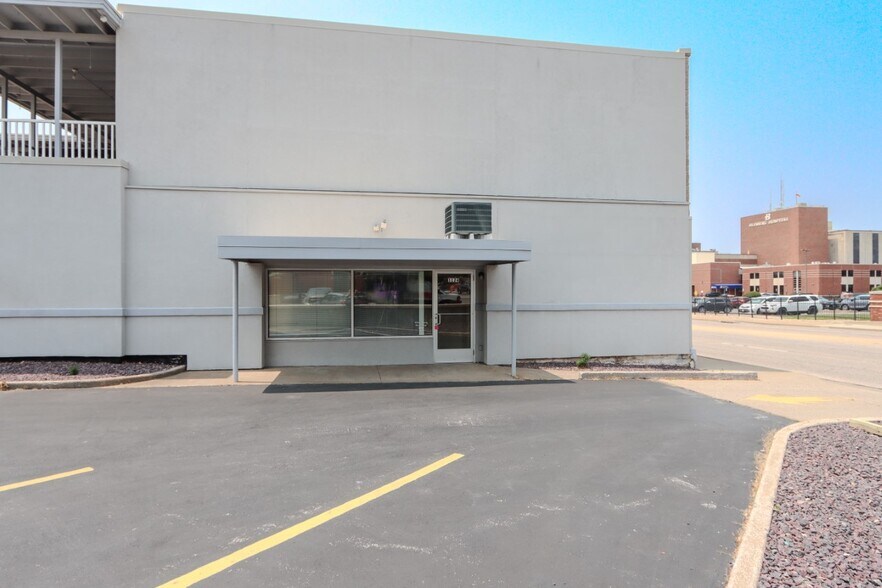1112-1128 Broadway St, Quincy, IL à louer - Photo de l’immeuble – Image 2 sur 16