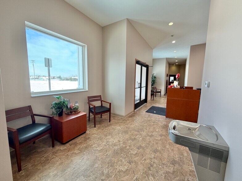 26 E 3 Mile Rd, Sault Sainte Marie, MI à vendre - Hall d’entrée – Image 2 sur 14