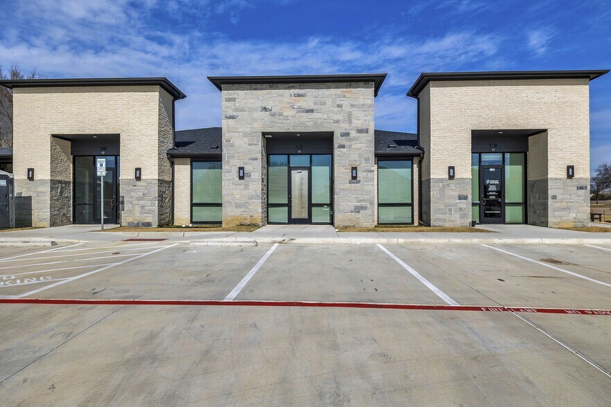 1701 Fountainview Dr, Mansfield, TX à louer - Photo de l’immeuble – Image 2 sur 23
