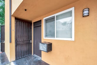 4914 Lankershim Blvd, North Hollywood, CA à louer Photo de l’immeuble– Image 2 sur 7