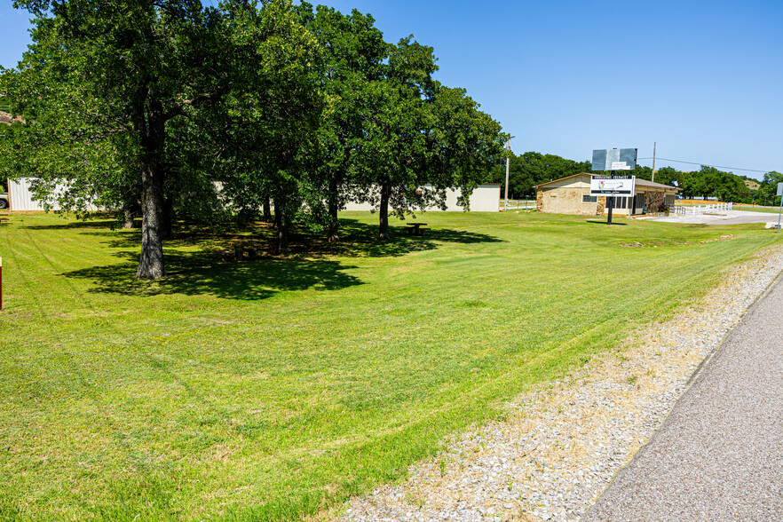 19857 State Highway 49, Medicine Park, OK à vendre - Photo de l’immeuble – Image 2 sur 22