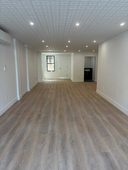 1411 Bedford Ave, Brooklyn, NY à louer - Photo de l’immeuble – Image 3 sur 3