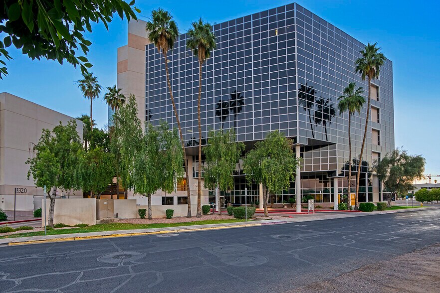 3330 N 2nd St, Phoenix, AZ à louer - Photo de l’immeuble – Image 2 sur 15