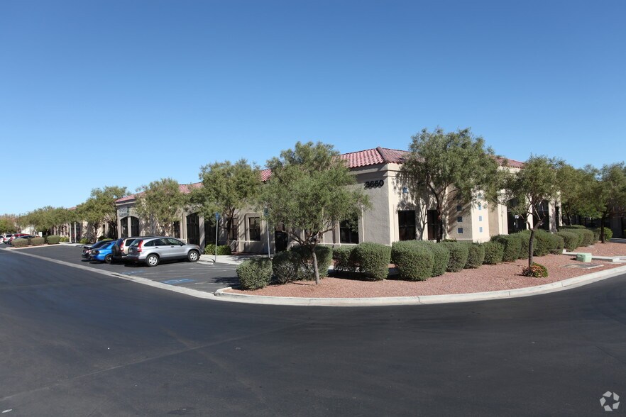 3660 N Rancho Dr, Las Vegas, NV à louer - Photo principale – Image 1 sur 18