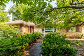 Plus de détails pour 1011 Grand Ave, West Des Moines, IA - Bureau à vendre