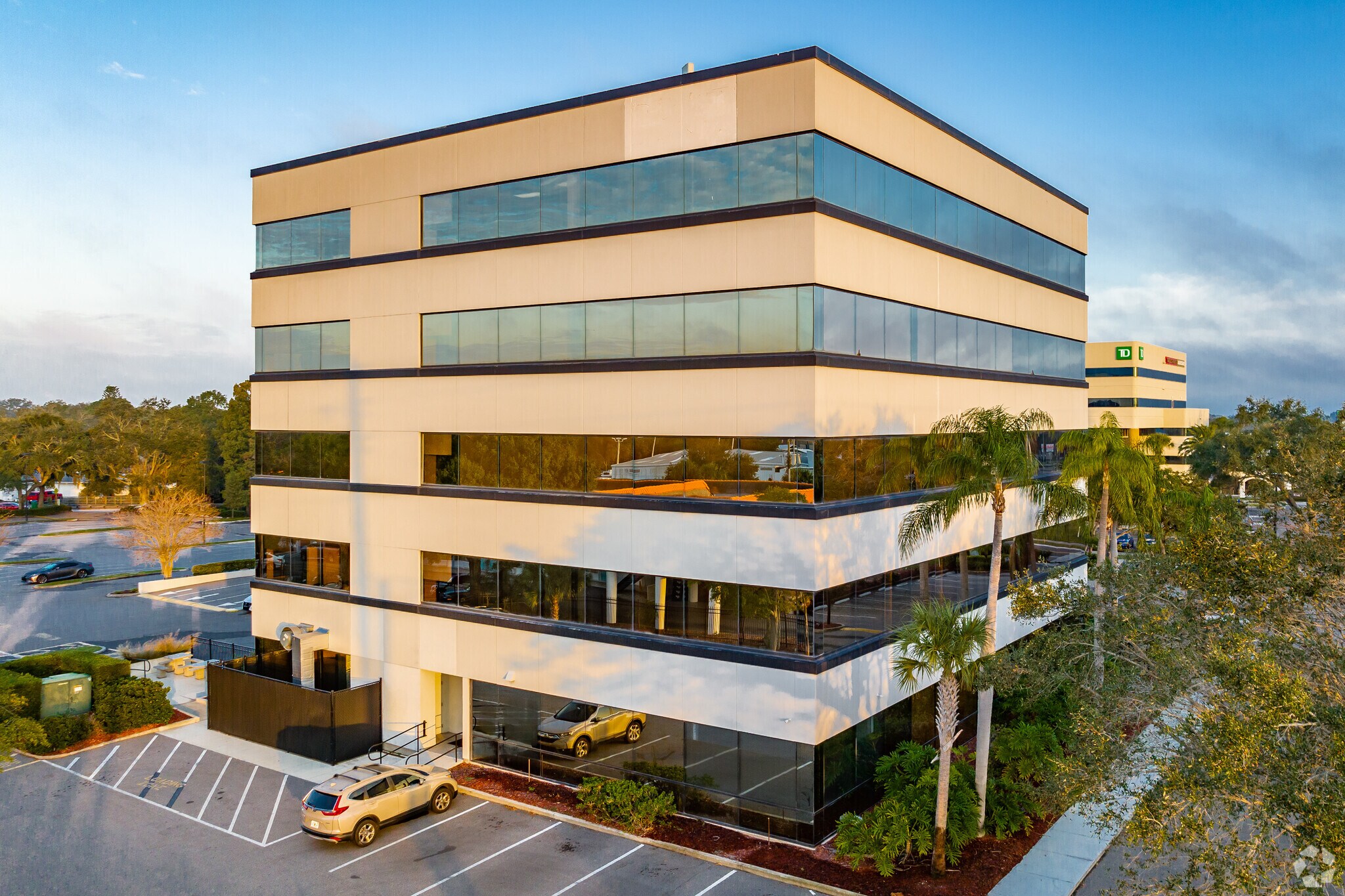 28050 US Hwy 19 N, Clearwater, FL à louer Photo de l’immeuble– Image 1 sur 13