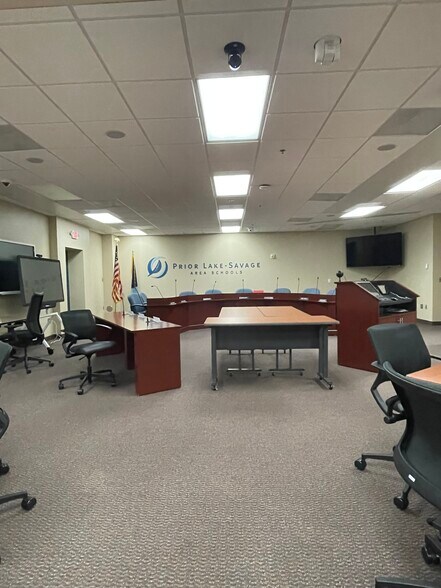 4540 Tower St SE, Prior Lake, MN à vendre - Photo de l’immeuble – Image 3 sur 20