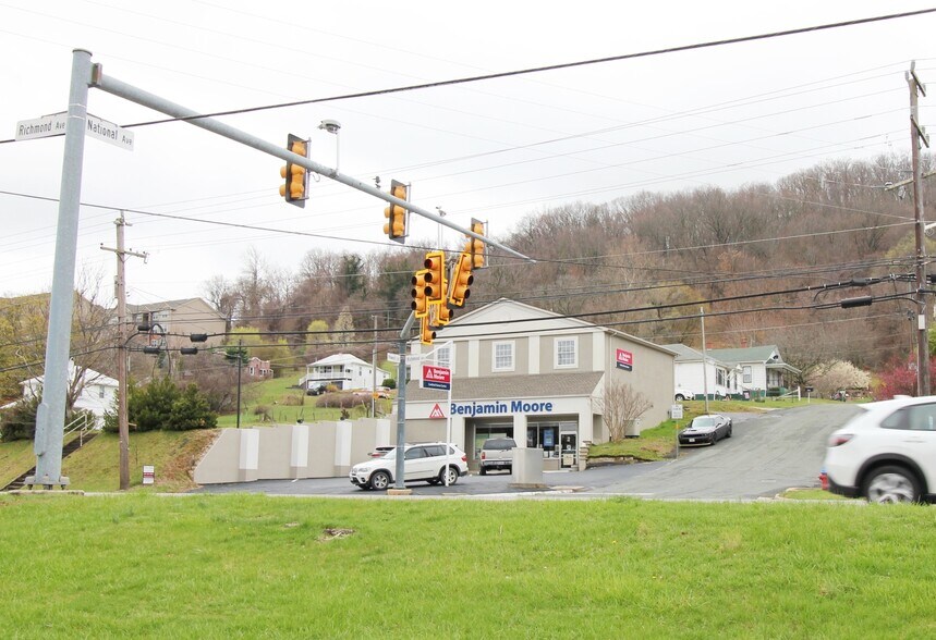 902 Richmond Ave, Staunton, VA à vendre - Photo de l’immeuble – Image 2 sur 35