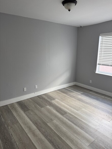 215 SW 17th St, Fort Lauderdale, FL à louer - Photo de l’immeuble – Image 3 sur 8