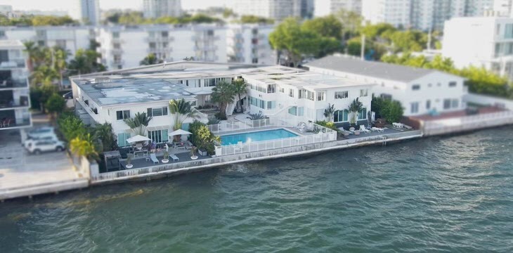 Confidential, North Bay Village, FL à vendre - Vidéo sur l’annonce professionnelle – Image 3 sur 8