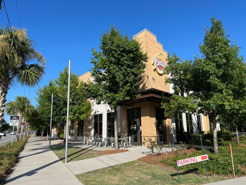 835 Coleman Blvd, Mount Pleasant, SC à louer - Photo principale – Image 1 sur 18