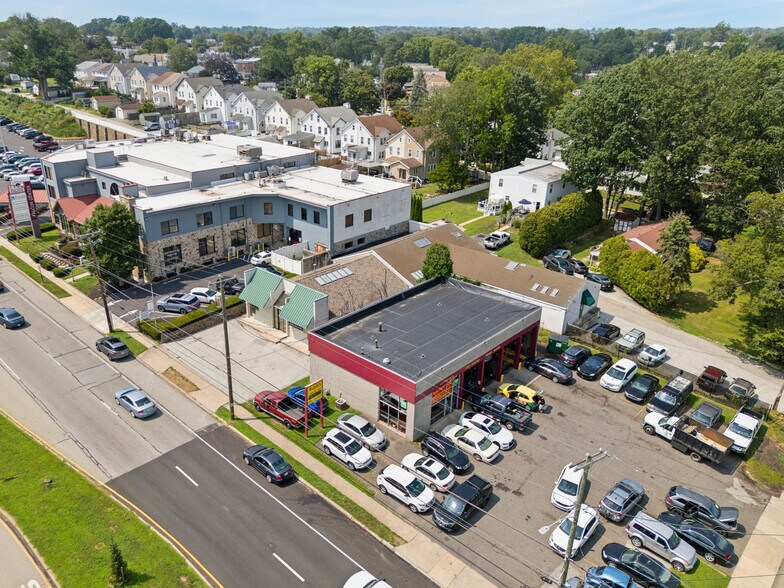 511 W Chester Pike, Havertown, PA à vendre - Photo de l’immeuble – Image 3 sur 8