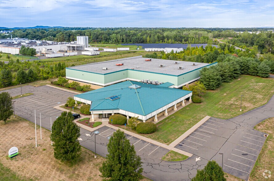 1404 Blue Hills Ave, Bloomfield, CT à louer - Aérien – Image 3 sur 4