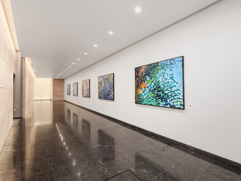 110 E 60th St, New York, NY à louer - Hall d’entrée – Image 3 sur 13