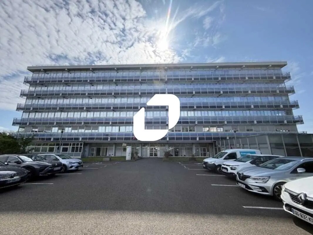 Bureau dans Osny à louer Photo de l’immeuble– Image 1 sur 6