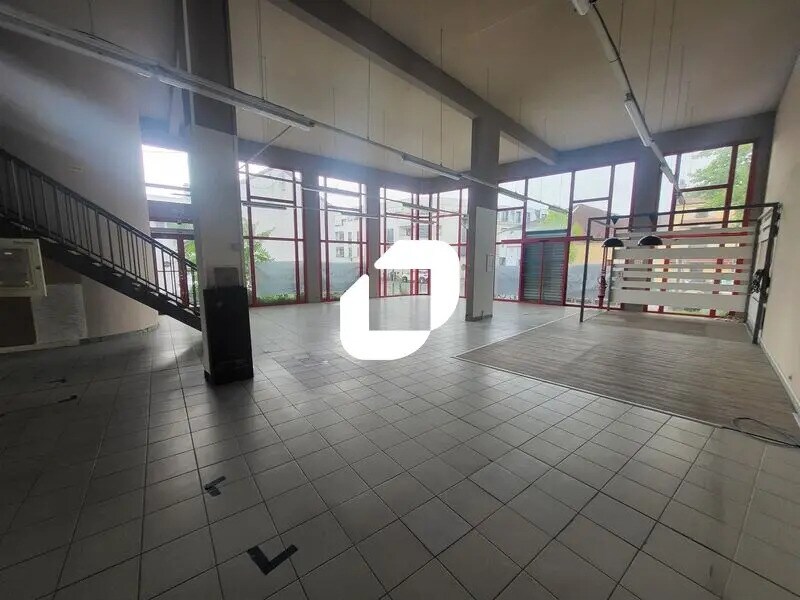 Local commercial dans Houilles à louer Photo de l’immeuble– Image 1 sur 13