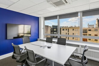 147 Avenue Charles De Gaulle, Neuilly-sur-Seine à louer Photo intérieure– Image 2 sur 14