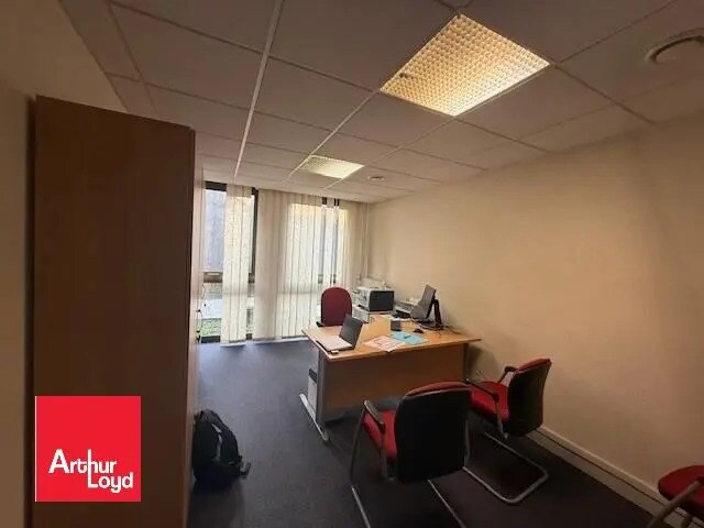 Bureau dans Chartres à vendre - Photo de l’immeuble – Image 3 sur 3